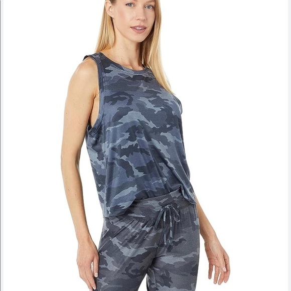 Beyond Yoga Camouflage Tank Tee Shirt | Size Medium - Picture 2 of 8